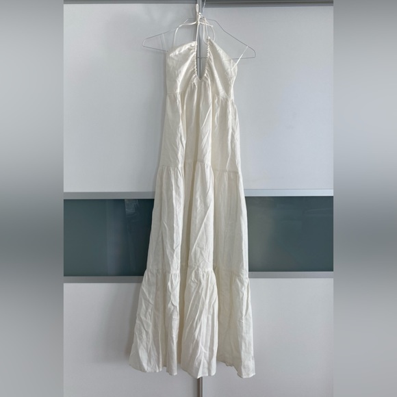 cotton/linen
Halter, adjustable
Invisible zip fastening at side
Lined bust - Picture 2 of 6